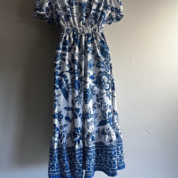 SHEIN ALLOVER FLORA PRINT PUFF SLEEVE SURPLICE NECK DRESS SIZE MEDIUM - Picture 4 of 11